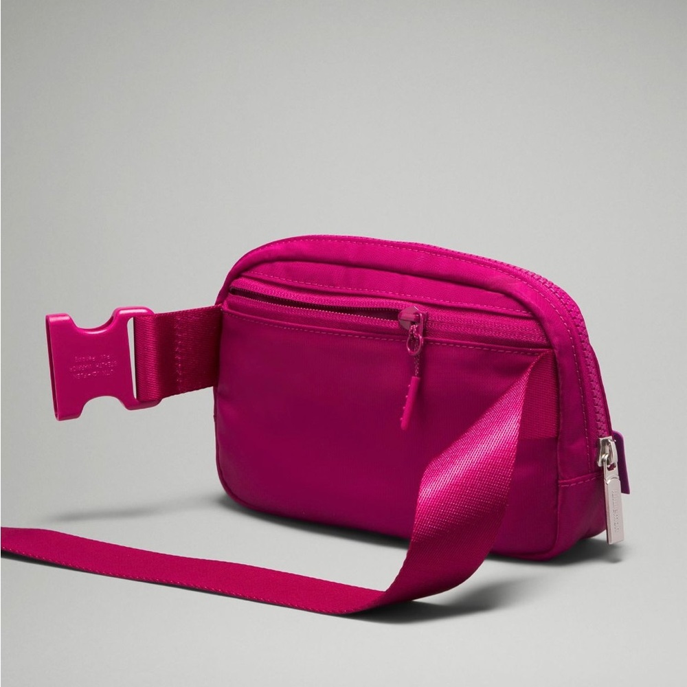 Lululemon Everywhere Belt Bag 1L- Wild Berry - Picture 7 of 9